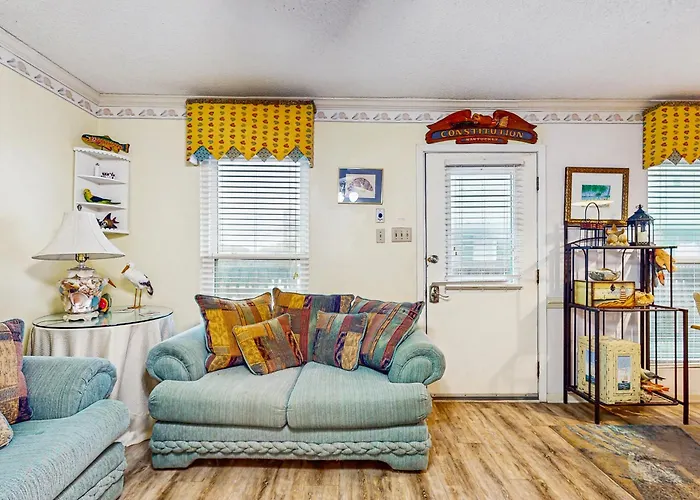 Front #203 Apartment *